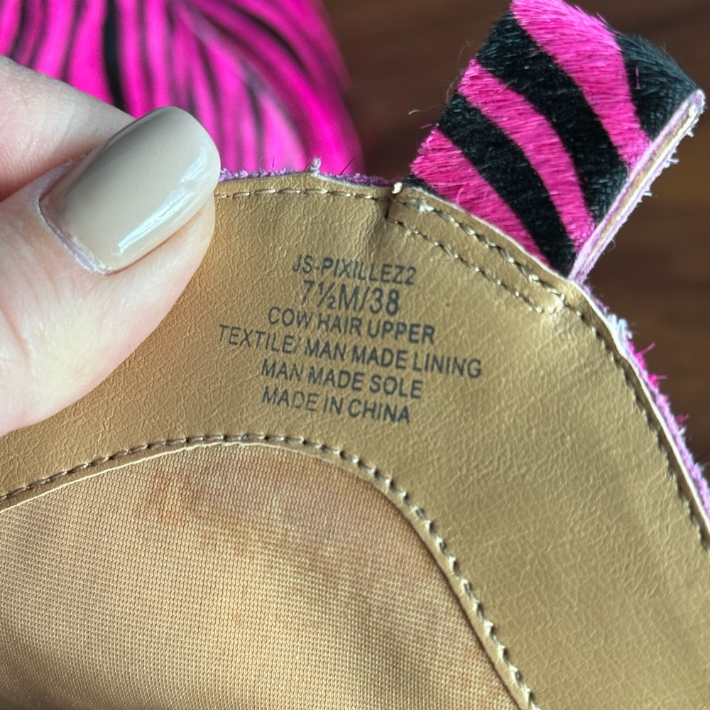 Fuchsia Zebra Print Heeled Booties, Size 8 - Picture 6 of 9